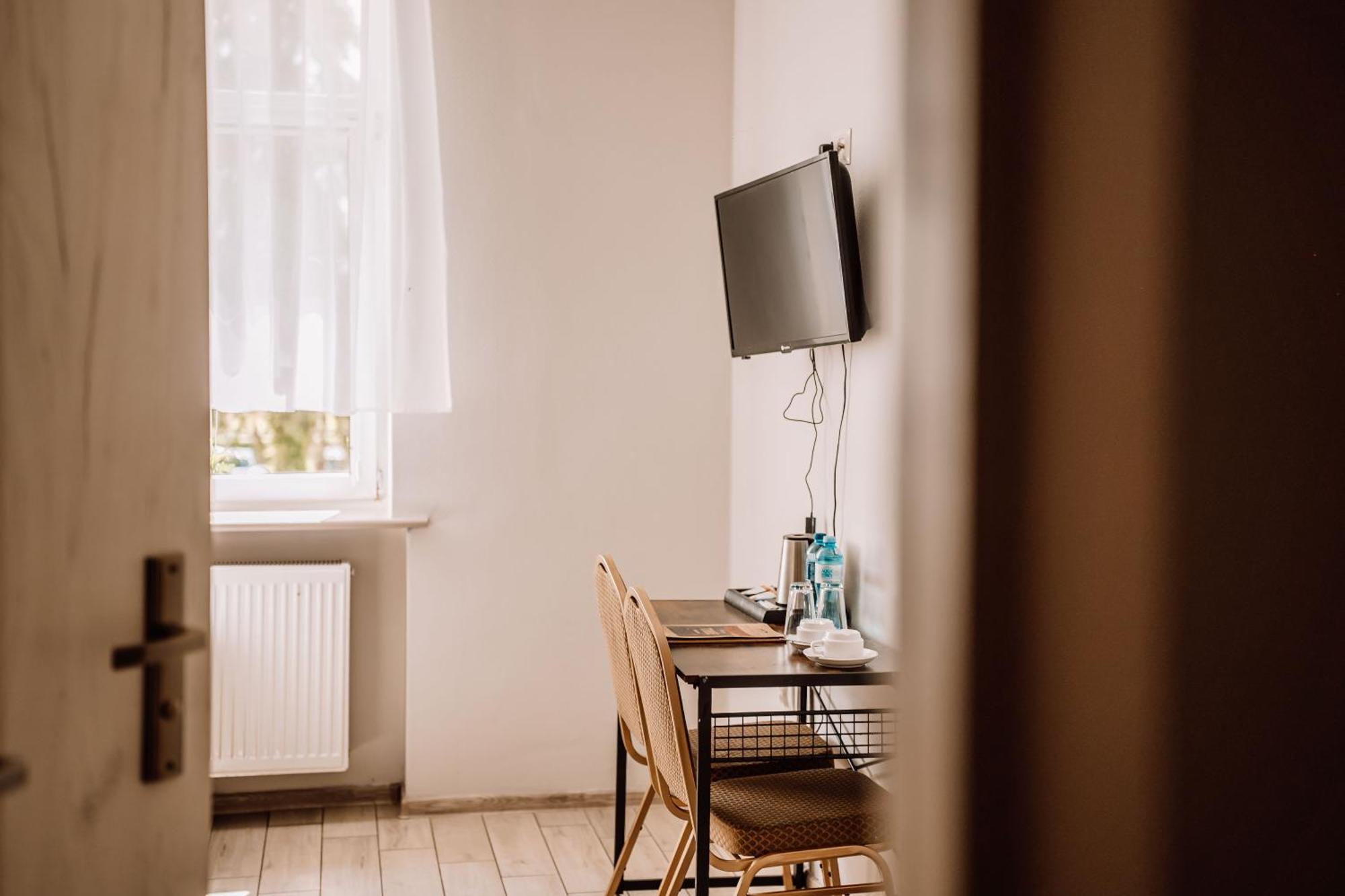 Palac Pod Bocianim Gniazdem Runowo  Extérieur photo