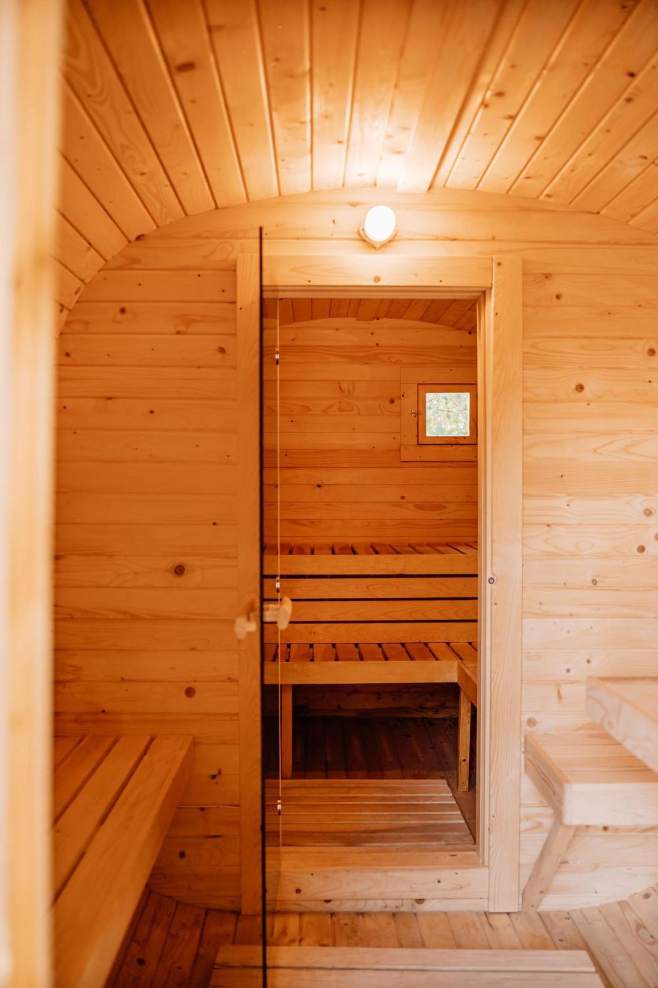 Palac Pod Bocianim Gniazdem Runowo  Extérieur photo