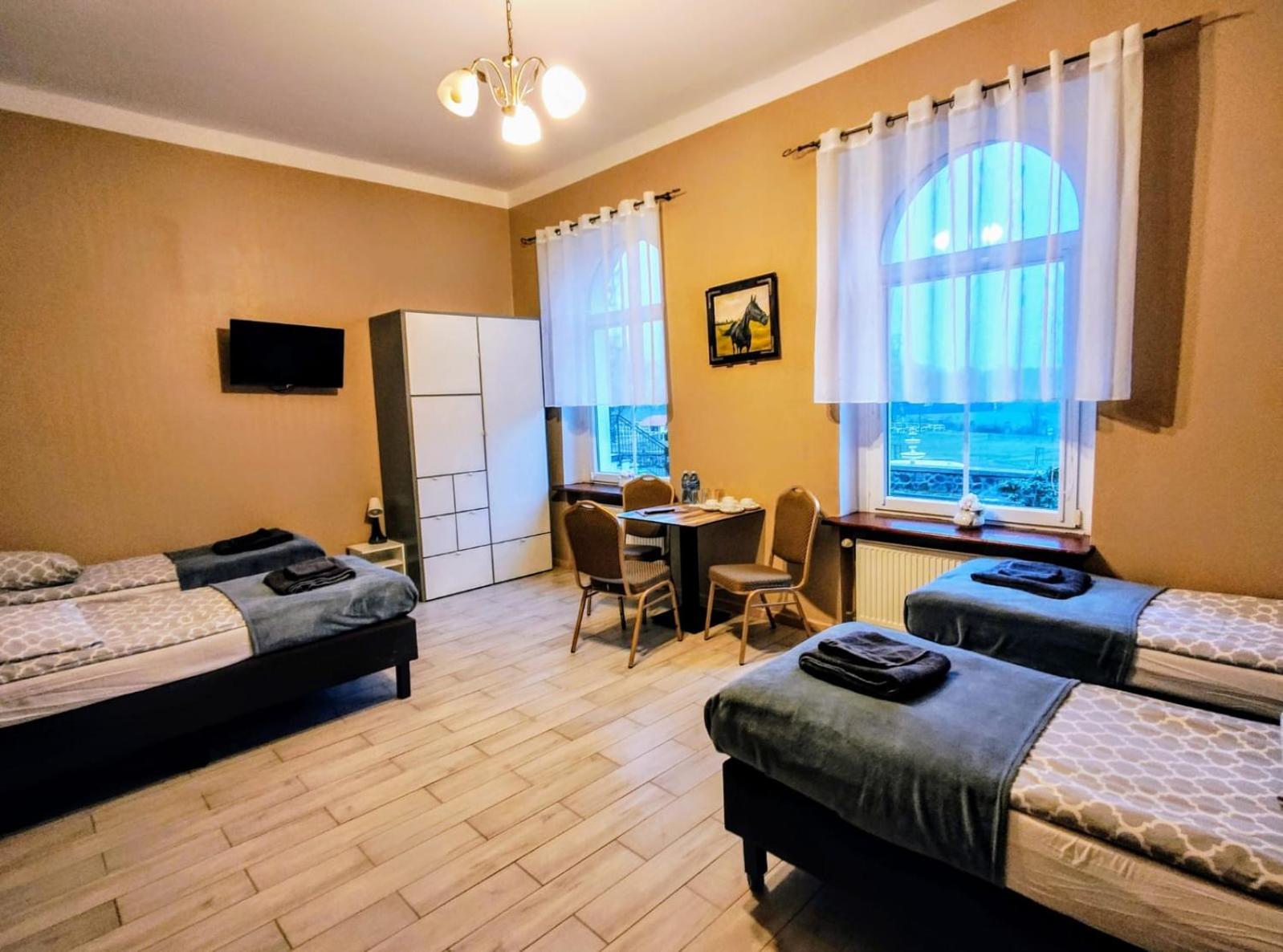 Palac Pod Bocianim Gniazdem Runowo  Extérieur photo